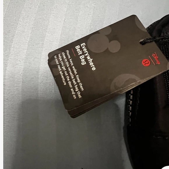 DISNEY x LULULEMON Everywhere Belt Bag 1L Mickey in Motion Graphic NWT - Picture 2 of 9